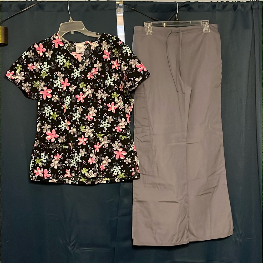 Scrub set